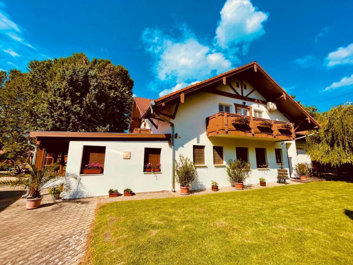 Sommer Panzió Balatonföldvár Exterior foto