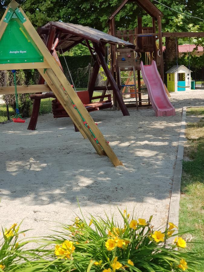 Sommer Panzió Balatonföldvár Exterior foto